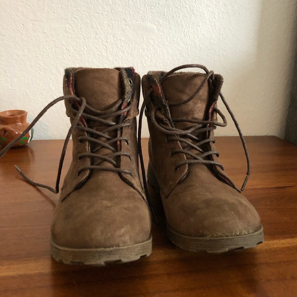Outdoor boots
